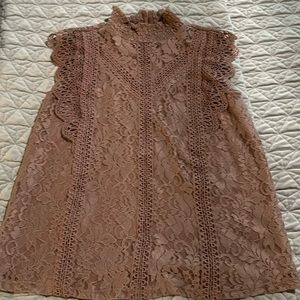 Perfect for Valentine’s ❤️or Easter 🐣 Size M Women’s Lace Top